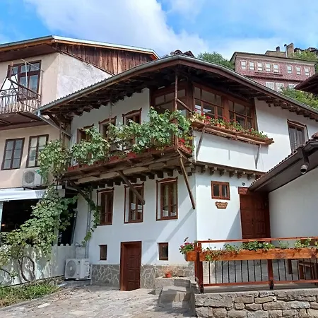 Gurko 7 Heritage House - Old Town, Private Parking 4* Veliko Tŭrnovo